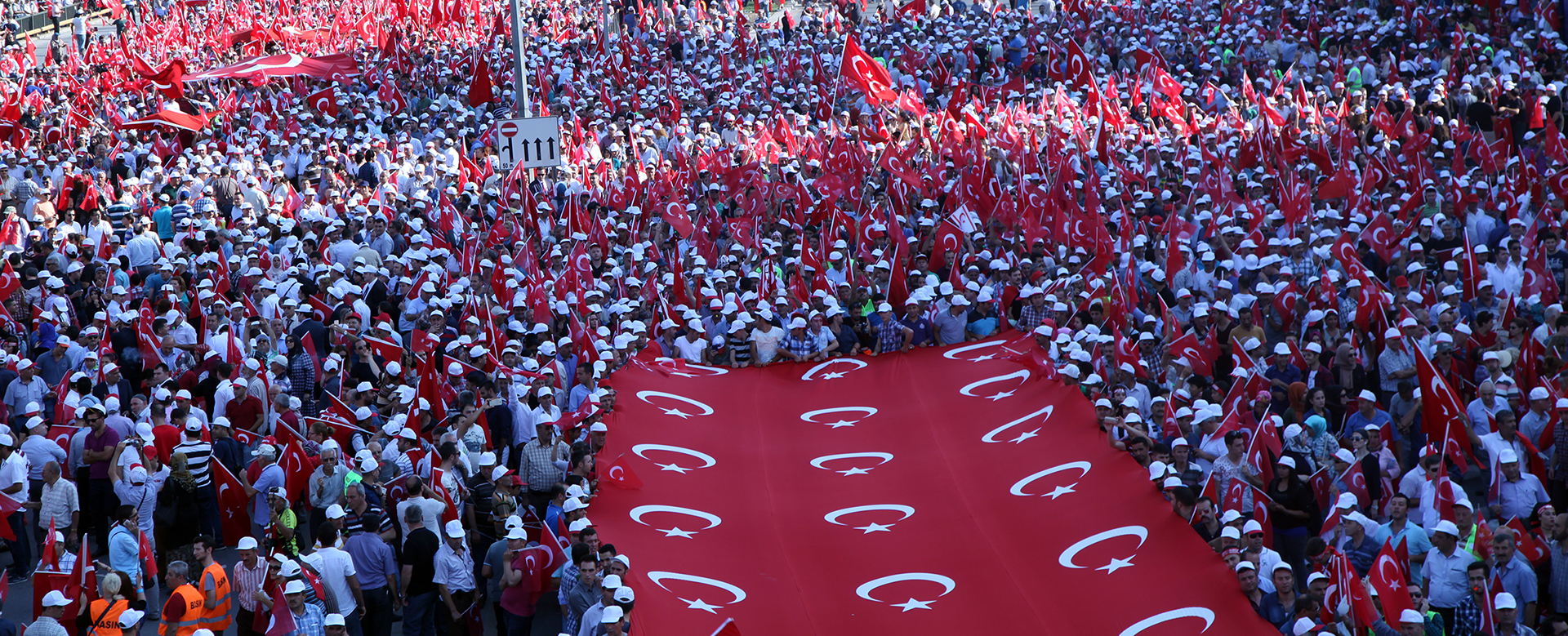 BORSAMIZ DA  ANKARA'DA TERÖRE HAYIR KARDEŞLİĞE EVET DEDİ.