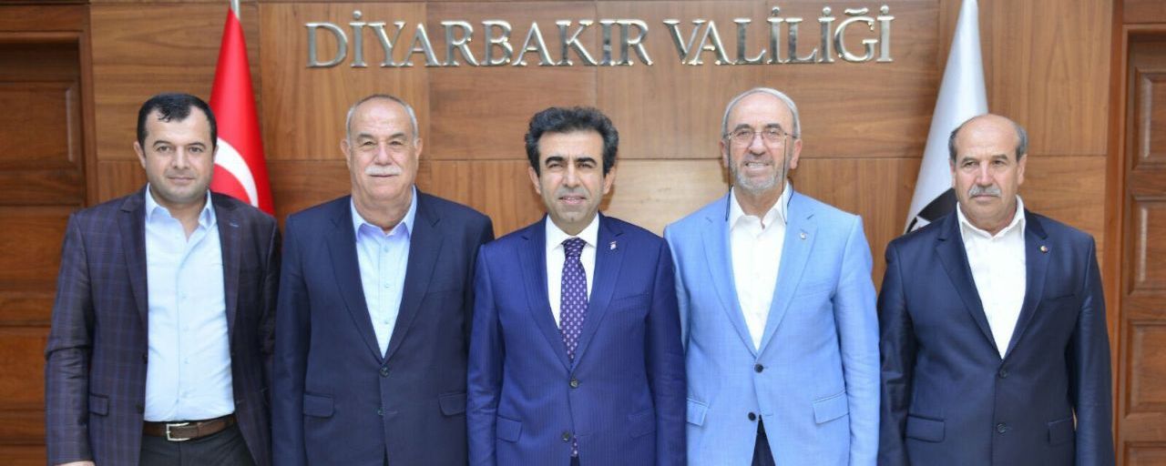 BAŞKAN DUMANDAĞ DİYARBAKIR VALİSİ GÜZELOĞLU’NU ZİYARET ETTİ.