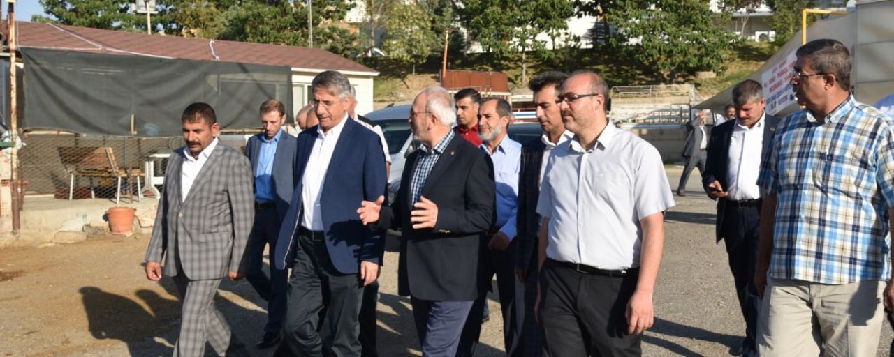 ELAZIĞ BELEDİYE BAŞKANI MÜCAHİT YANILMAZ'IN CANLI HAYVAN PAZARINA ZİYARETİ