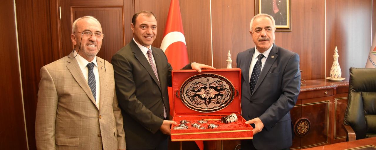 BAŞKAN DUMANDAĞ GIDA TARIM VE HAYVANCILIK BAKANLIĞI MÜSTEŞARLIĞINA ATANAN HADİ TUNC'U ZİYARET ETTİ