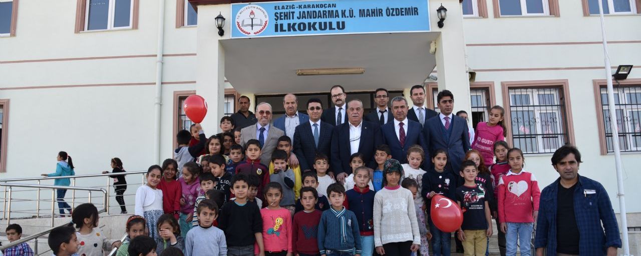 ELAZIĞ TİCARET BORSASI HER YIL OLDUĞU GİBİ BU YIL DA GİYİM YARDIMI YAPTI.