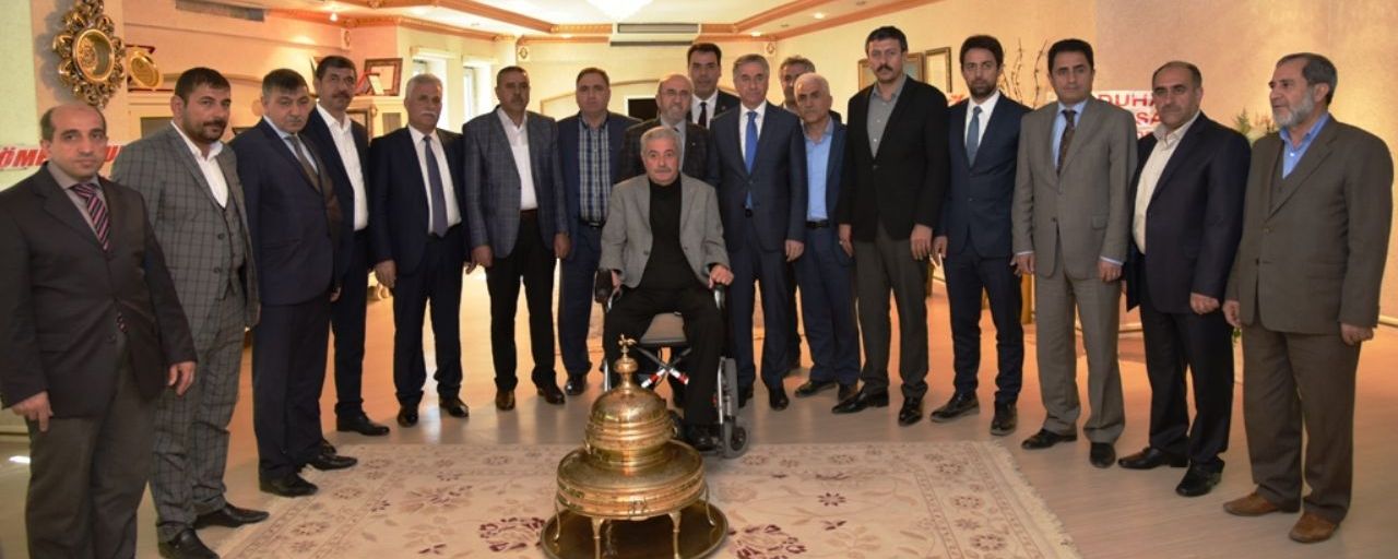 BAŞKAN DUMANDAĞ TEBRİKLERİ KABUL ETMEYE DEVAM EDİYOR...