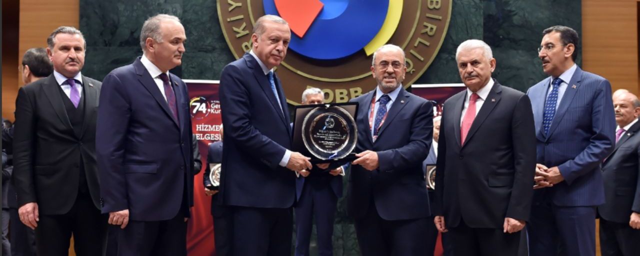 BAŞKAN DUMANDAĞ ÖDÜLÜNÜ CUMHURBAŞKANI ERDOĞANDAN ALDI...