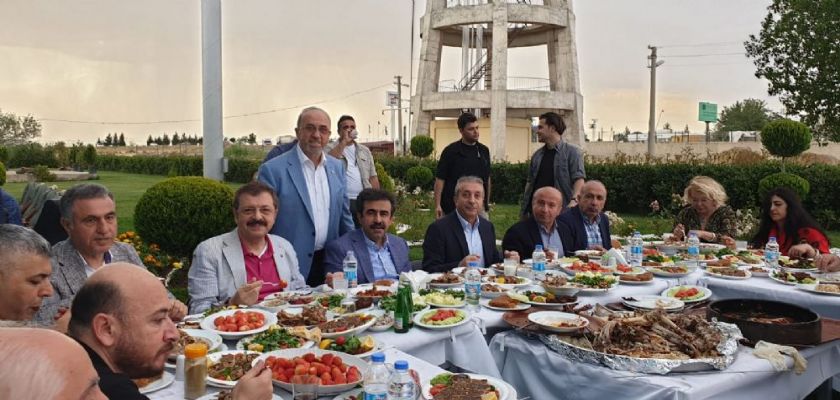 TOBB BAŞKANI M. RİFAT HİSARCIKLIOĞLU VE TOBB YÖNETİMİ DİYARBAKIR'DA BİR ARAYA GELDİ...