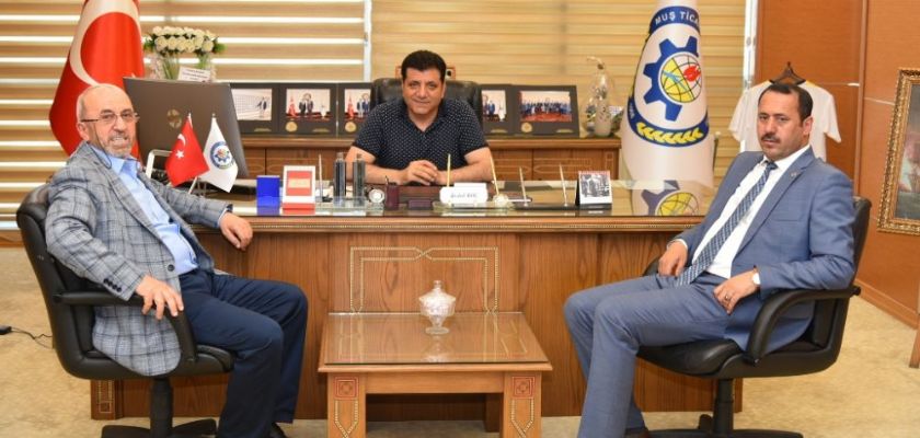 Elazığ Ticaret Borsası Başkanı Mehmet Ali Dumandağ Muş Ziyareti çerçevesinde Muş Ticaret ve Sanayi Odası Başkanı Erdal Koç’ u da ziyaret etti. 