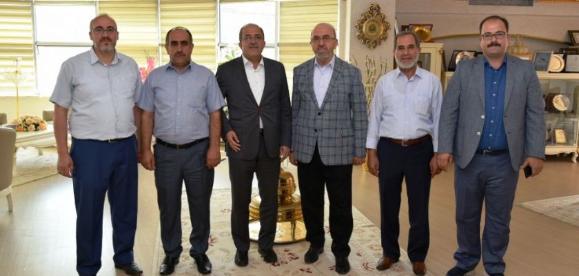 Milli Savunma Bakan Yardımcısı Şuay Alpay Elazığ Ticaret Borsasını Ziyaret Etti...